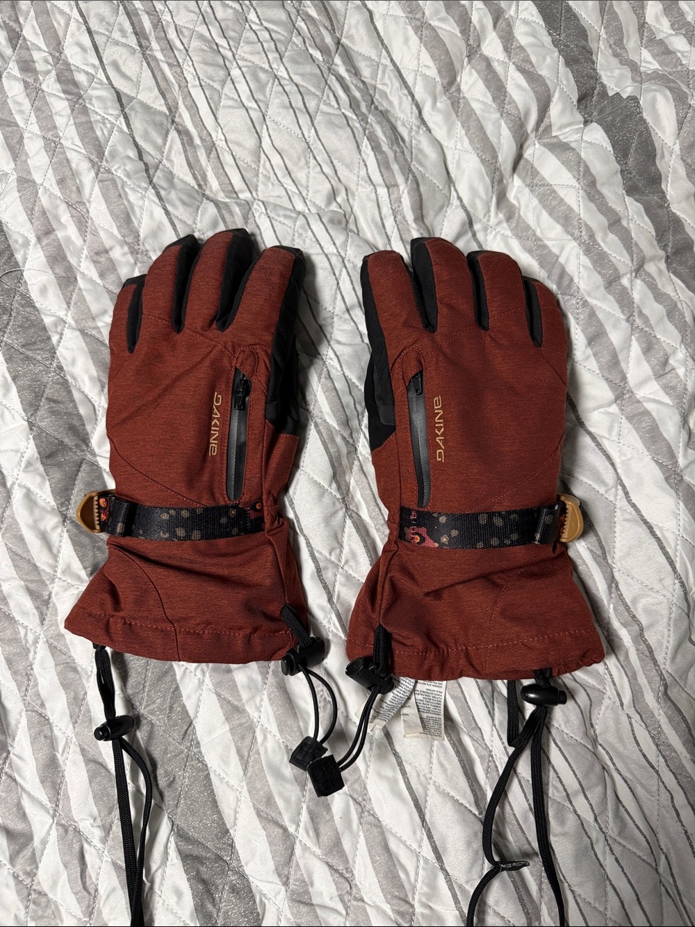 Dakine Rust-Red Insulated Winter Gloves